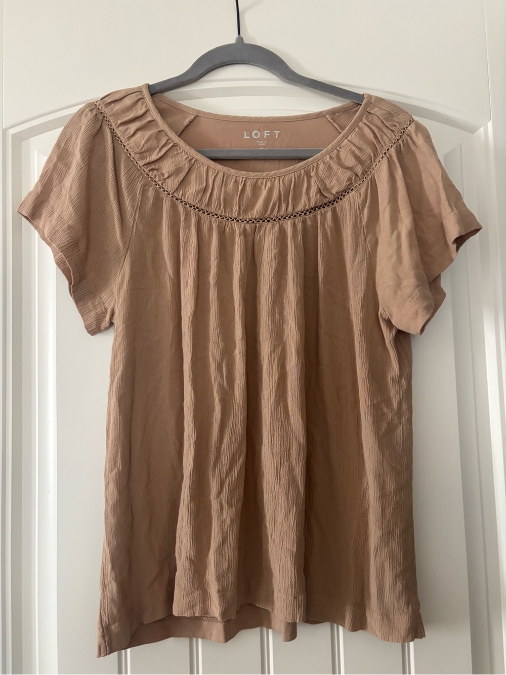 LOFT Taupe Short Sleeve Top